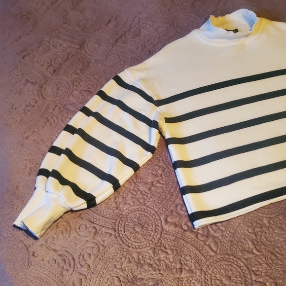 J.CREW Heritage Terry Mockneck Cropped Sweashirt In Stripe Women's SZ S - Picture 8 of 14